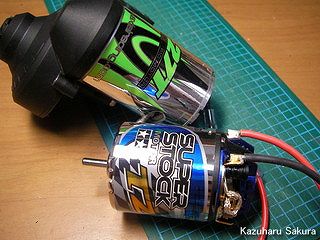 Axial(アキシャル)・SCX10・ジープ ラングラー G6 製作記 ～ タミヤ・スーパーストックＴＺモーターのデザイン